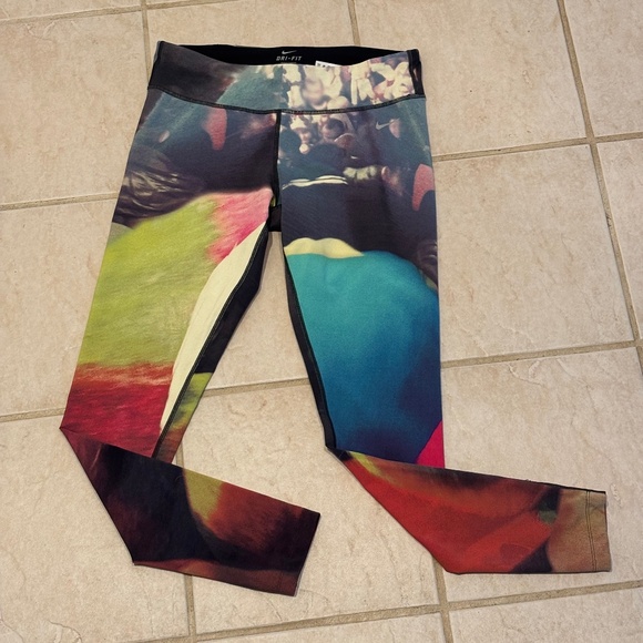 NIKE ForeveRun Epic Lux Tights in Lava Print - NWOT - Picture 4 of 8